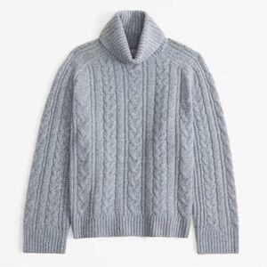ABERCROMBIE & FITCH CABLE KNIT TURTLENECK SWEATER